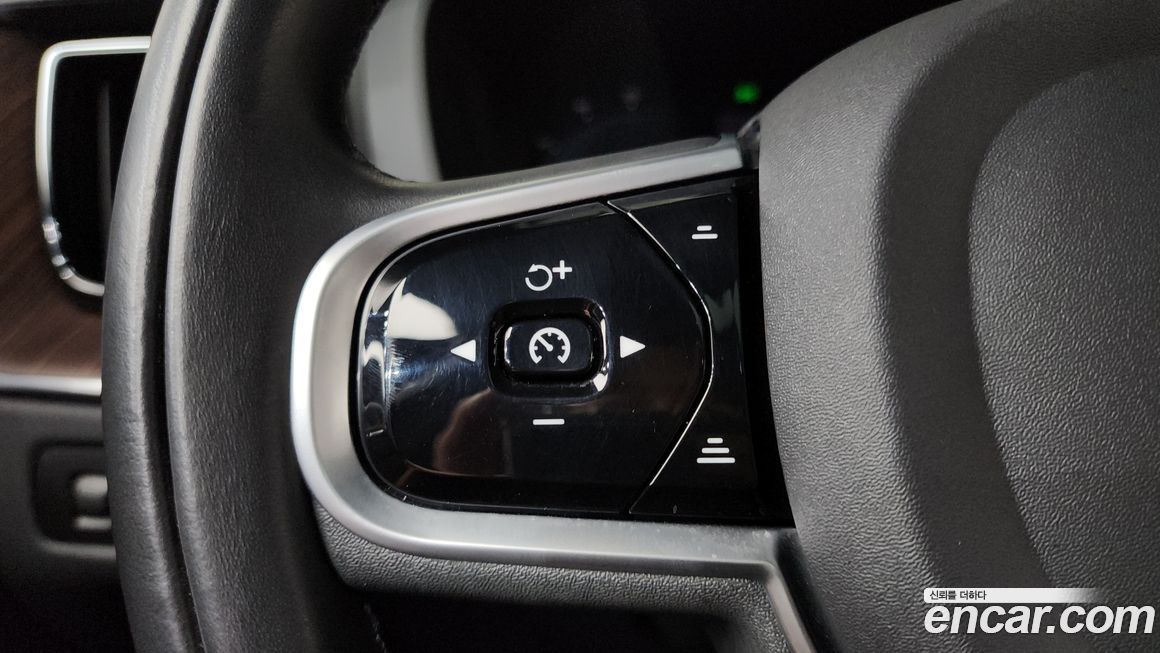 Volvo XC60 2022