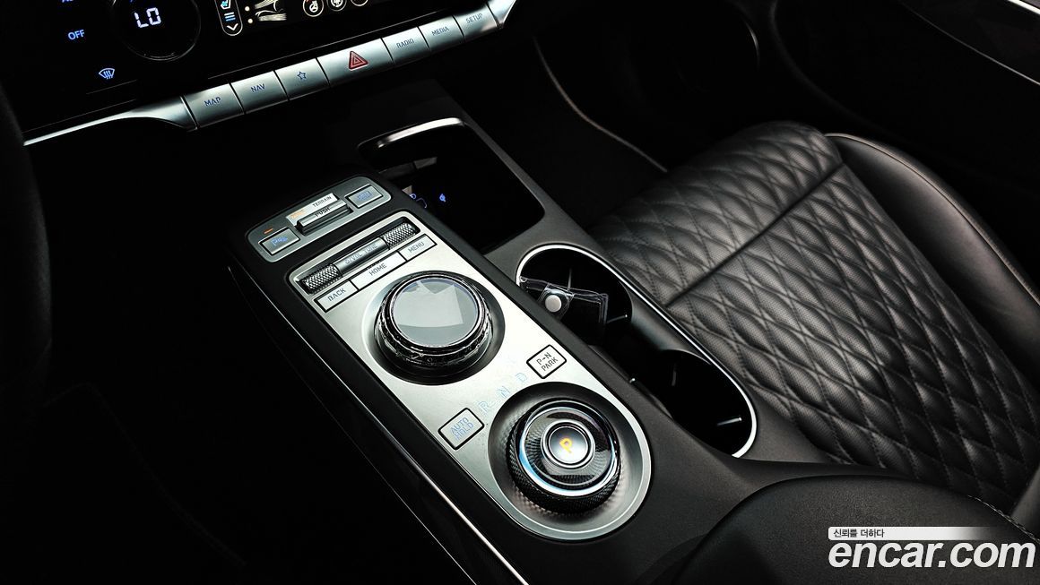 Genesis GV70 2023