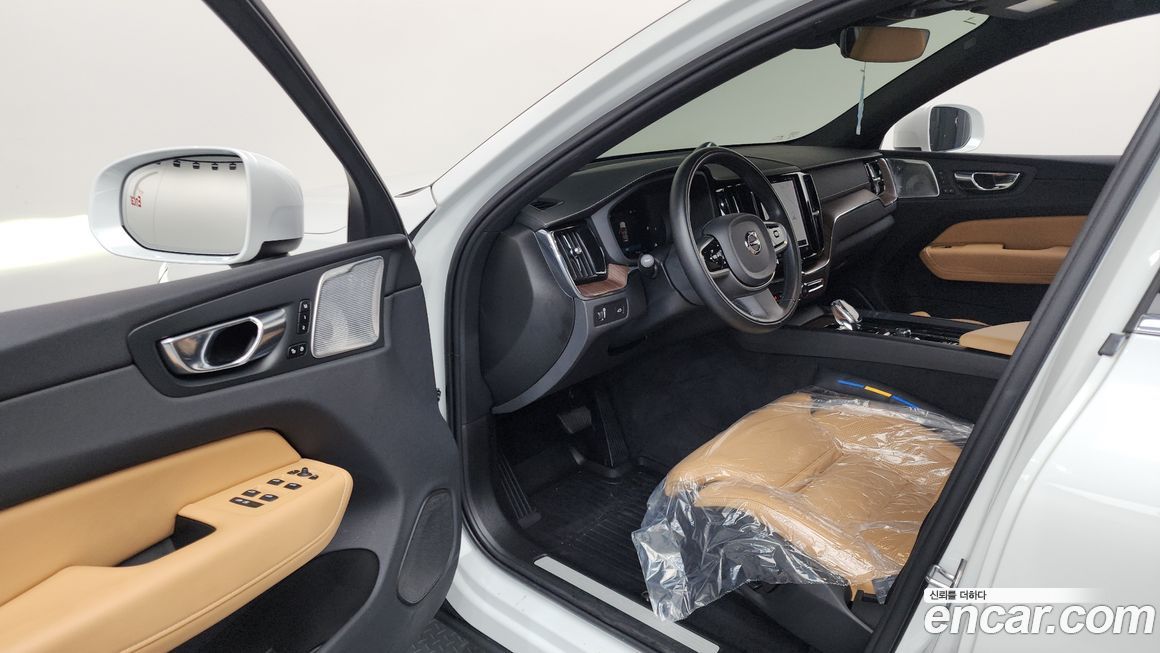 Volvo XC60 2022