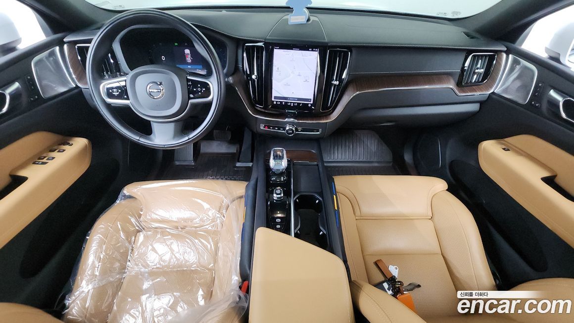Volvo XC60 2022