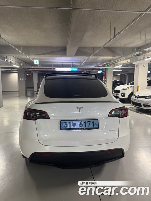 Tesla Model Y 2021