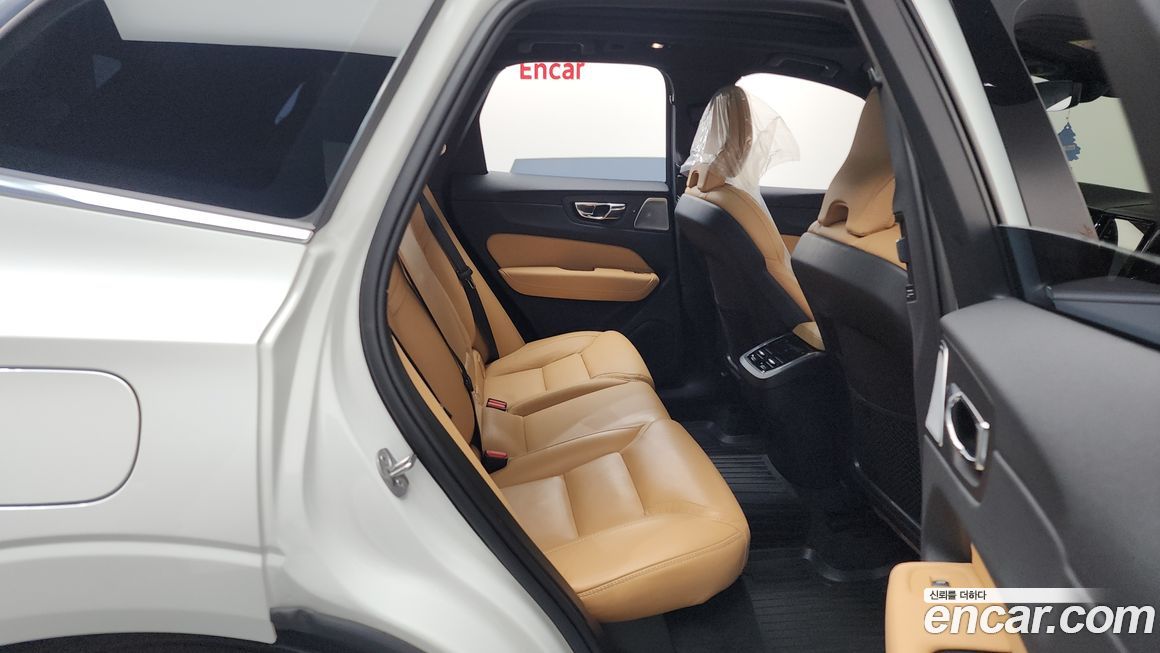Volvo XC60 2022