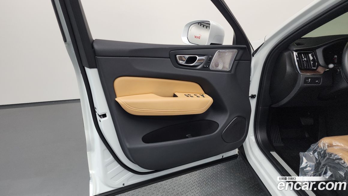 Volvo XC60 2022