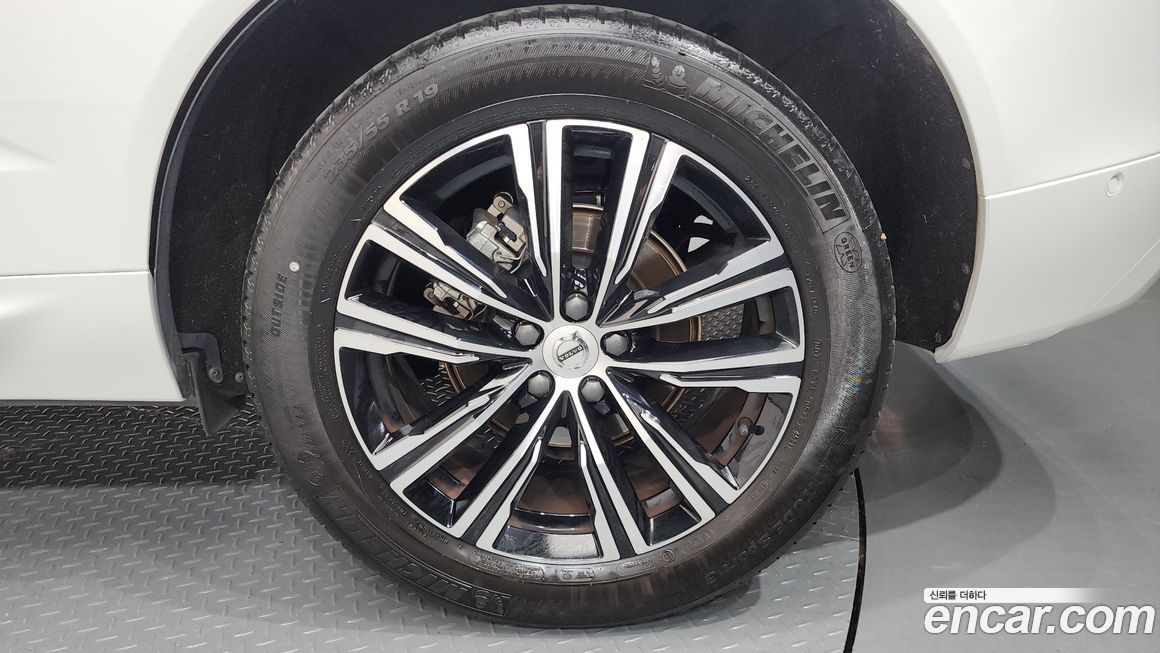 Volvo XC60 2022