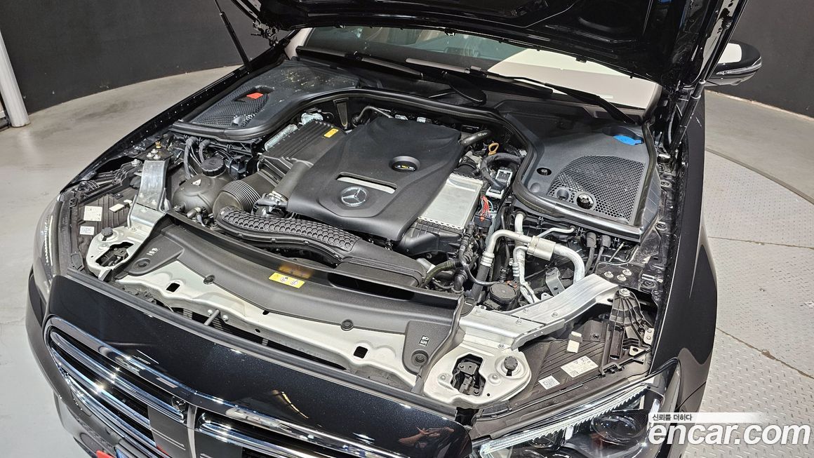 Mercedes-Benz E-Class 2022