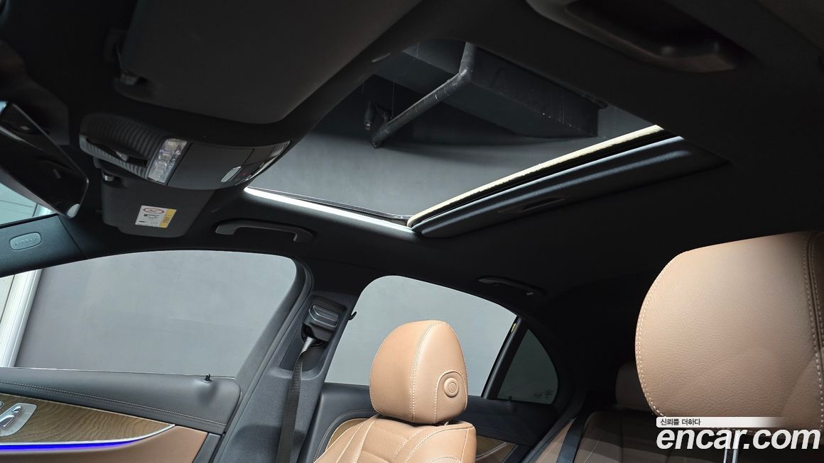 Mercedes-Benz E-Class 2022
