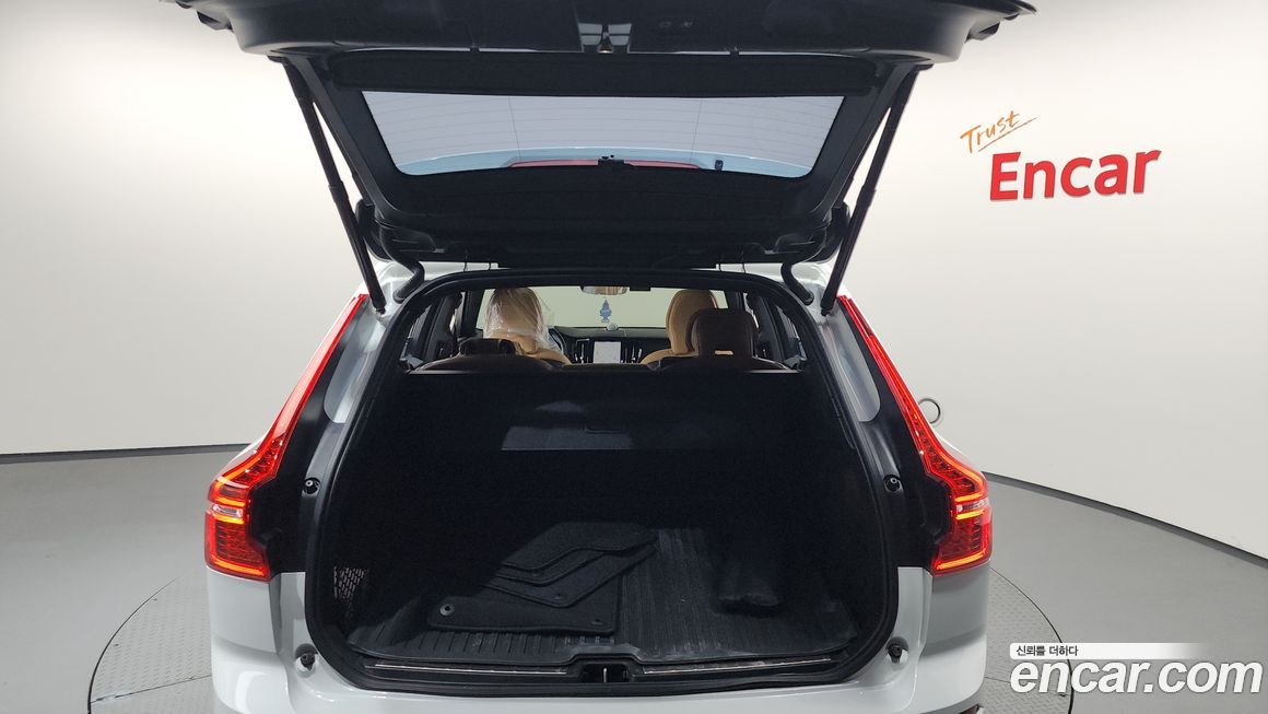Volvo XC60 2022