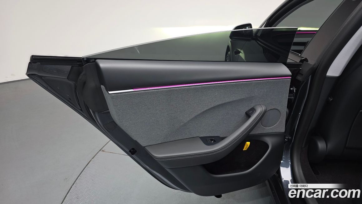 Tesla Model 3 2025