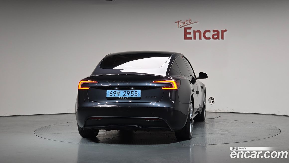 Tesla Model 3 2025