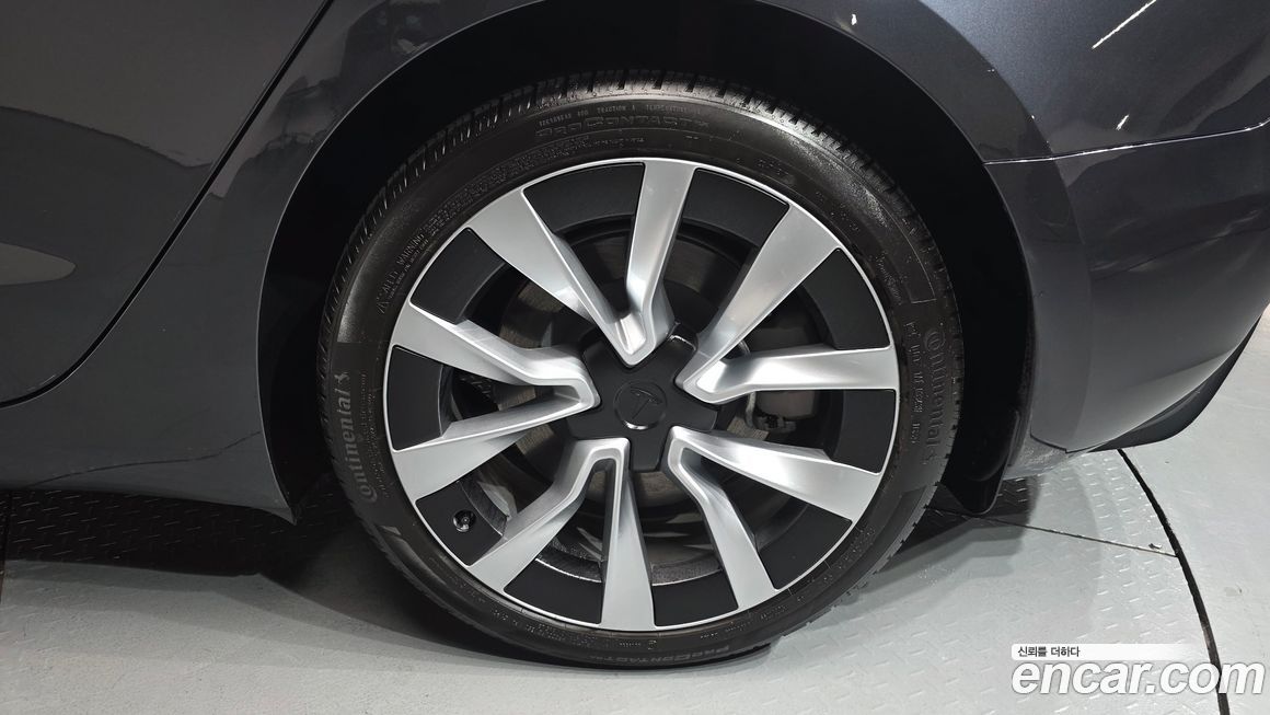 Tesla Model 3 2025