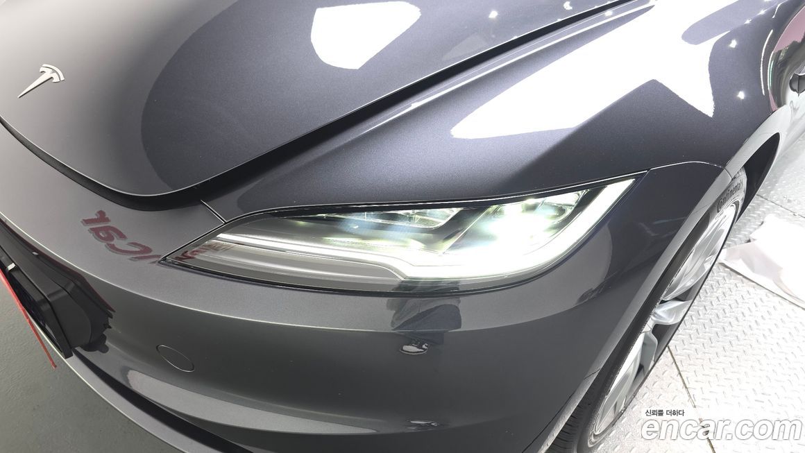 Tesla Model 3 2025