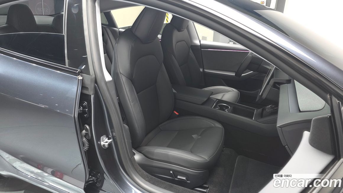 Tesla Model 3 2025