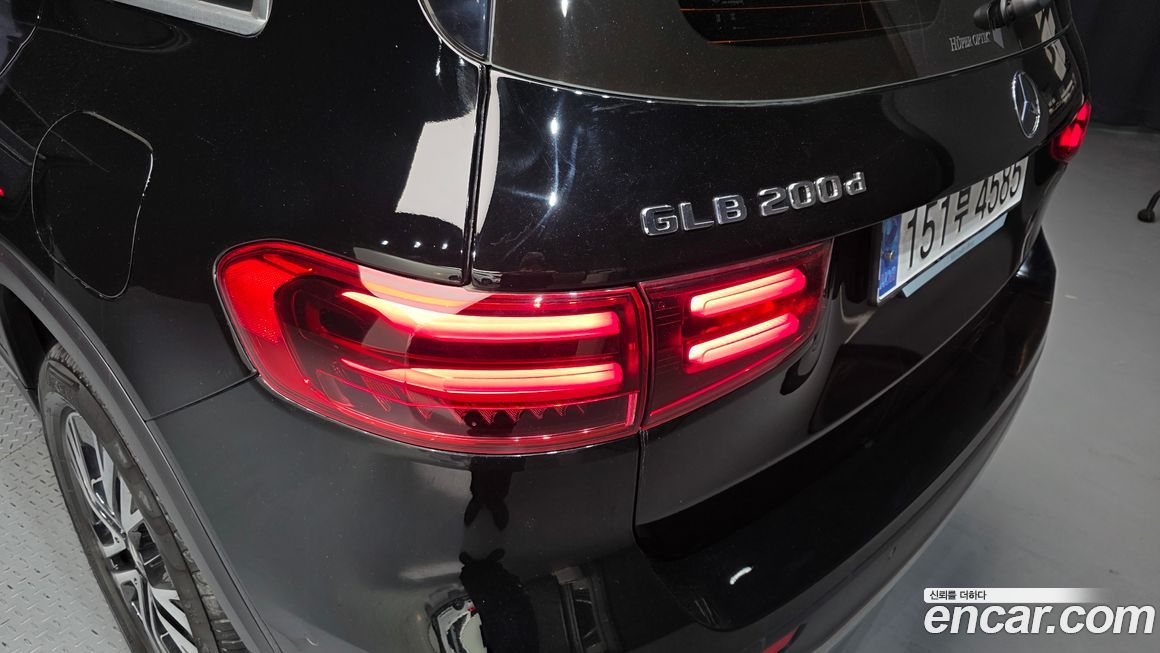 Mercedes-Benz GLB-Class 2024