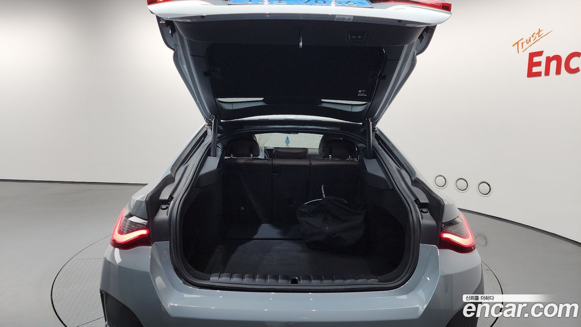 BMW i4 2024