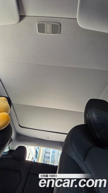 Tesla Model Y 2025
