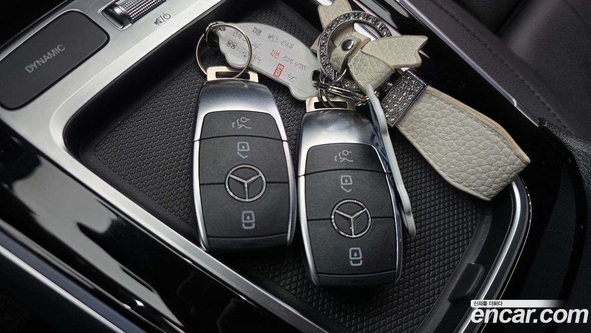 Mercedes-Benz GLB-Class 2024
