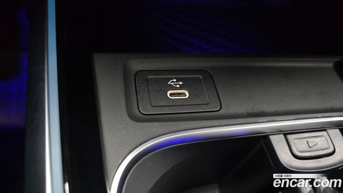 Mercedes-Benz GLB-Class 2024
