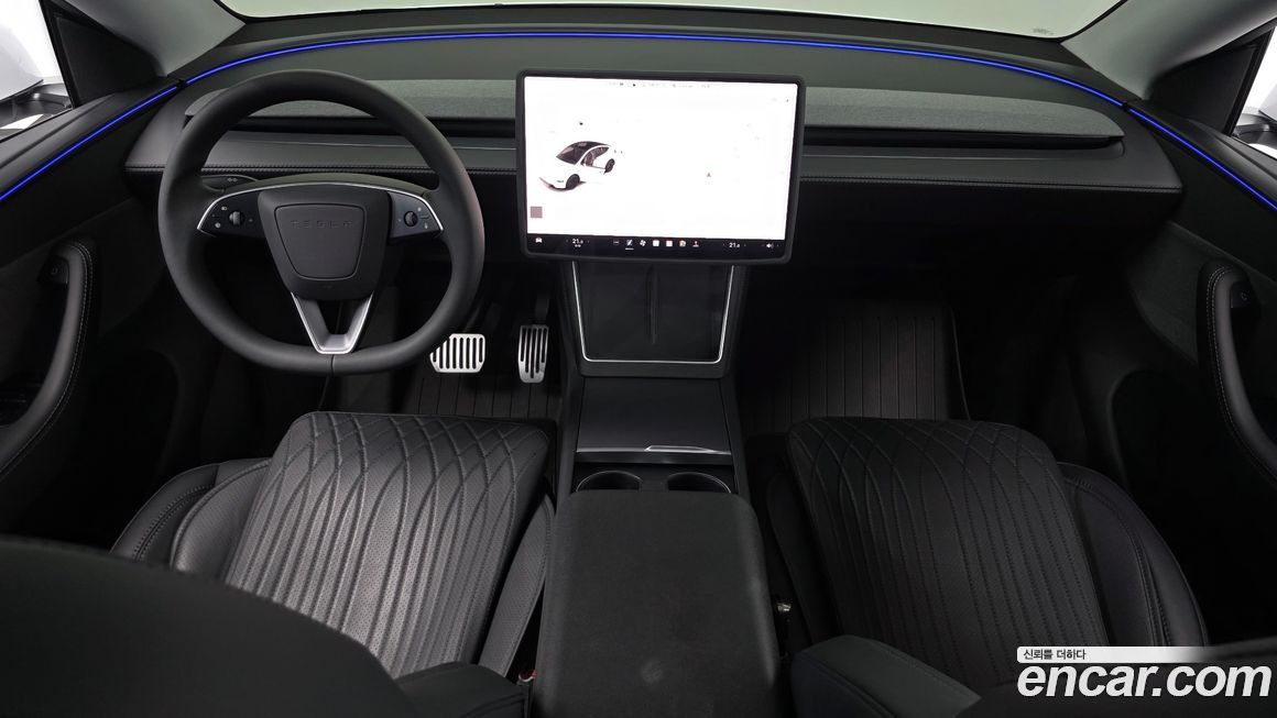 Tesla Model Y 2025