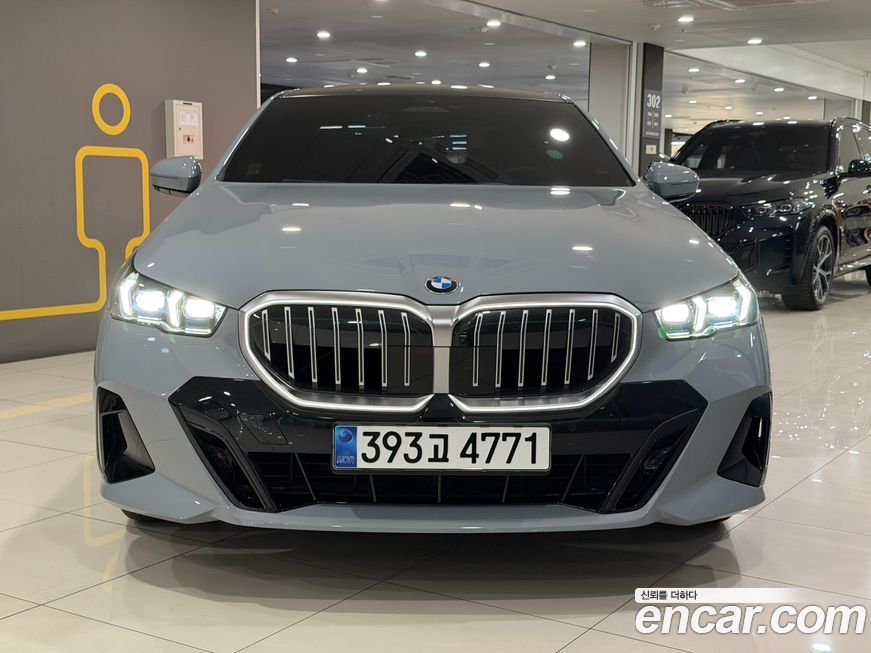 BMW 5-Series 2024