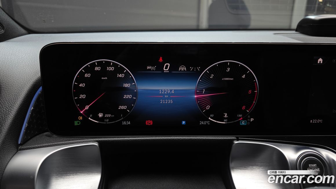 Mercedes-Benz GLB-Class 2024