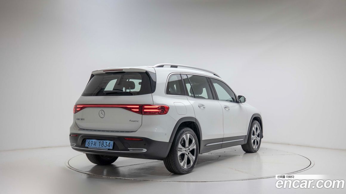 Mercedes-Benz EQB 2026