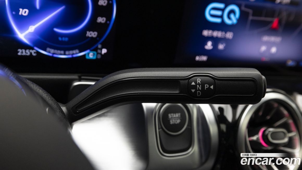 Mercedes-Benz EQB 2026