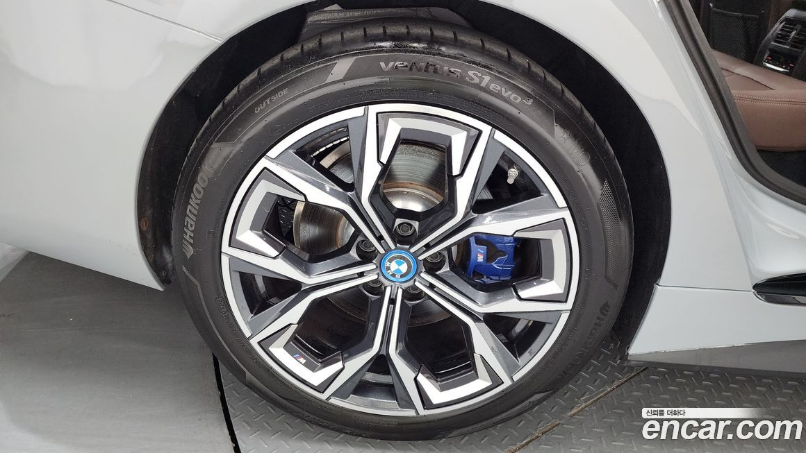 BMW i4 2024
