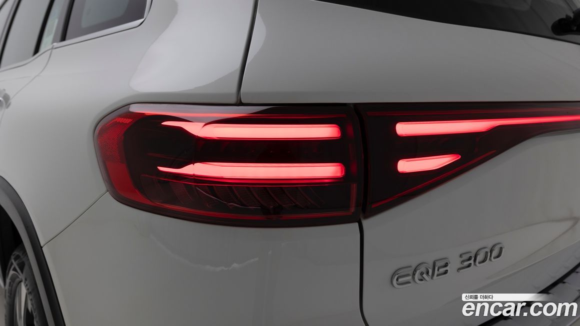 Mercedes-Benz EQB 2026