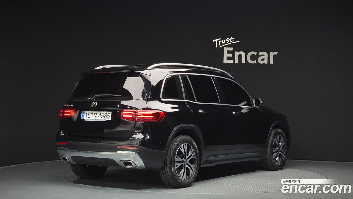 Mercedes-Benz GLB-Class 2024