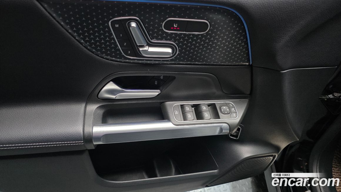 Mercedes-Benz GLB-Class 2024