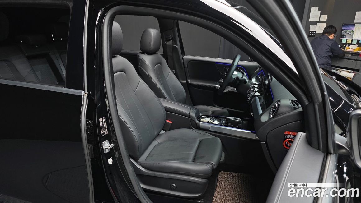 Mercedes-Benz GLB-Class 2024