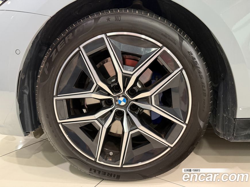 BMW 5-Series 2024