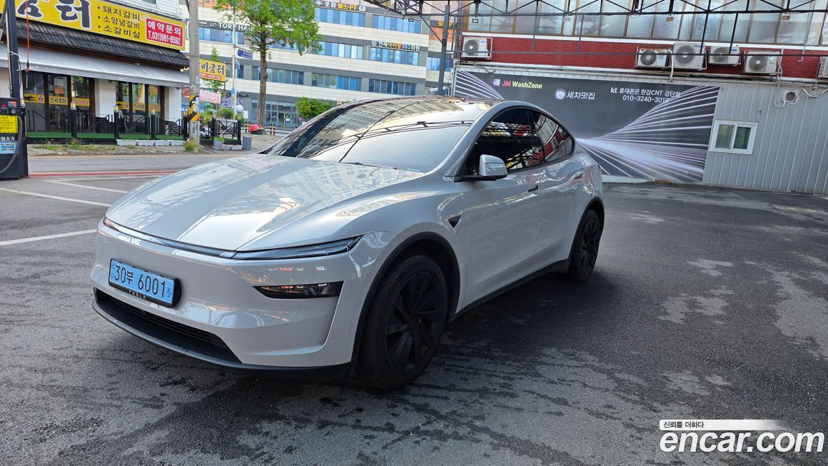 Tesla Model Y 2025
