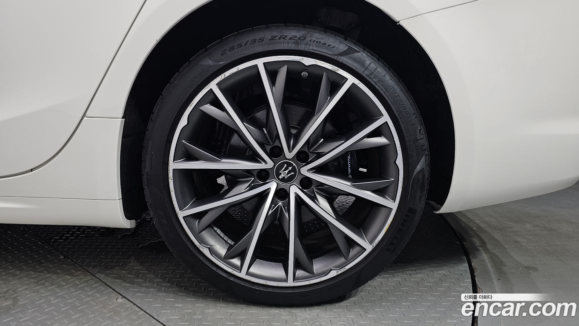 Maserati Ghibli 2023