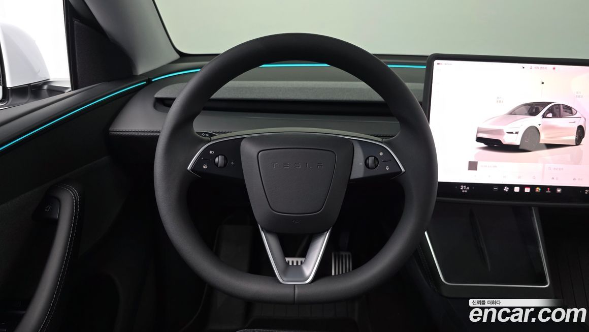 Tesla Model Y 2025