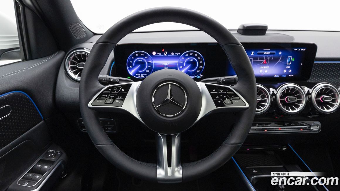 Mercedes-Benz EQB 2026