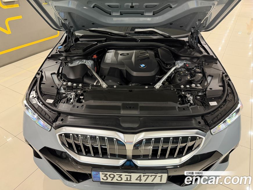 BMW 5-Series 2024