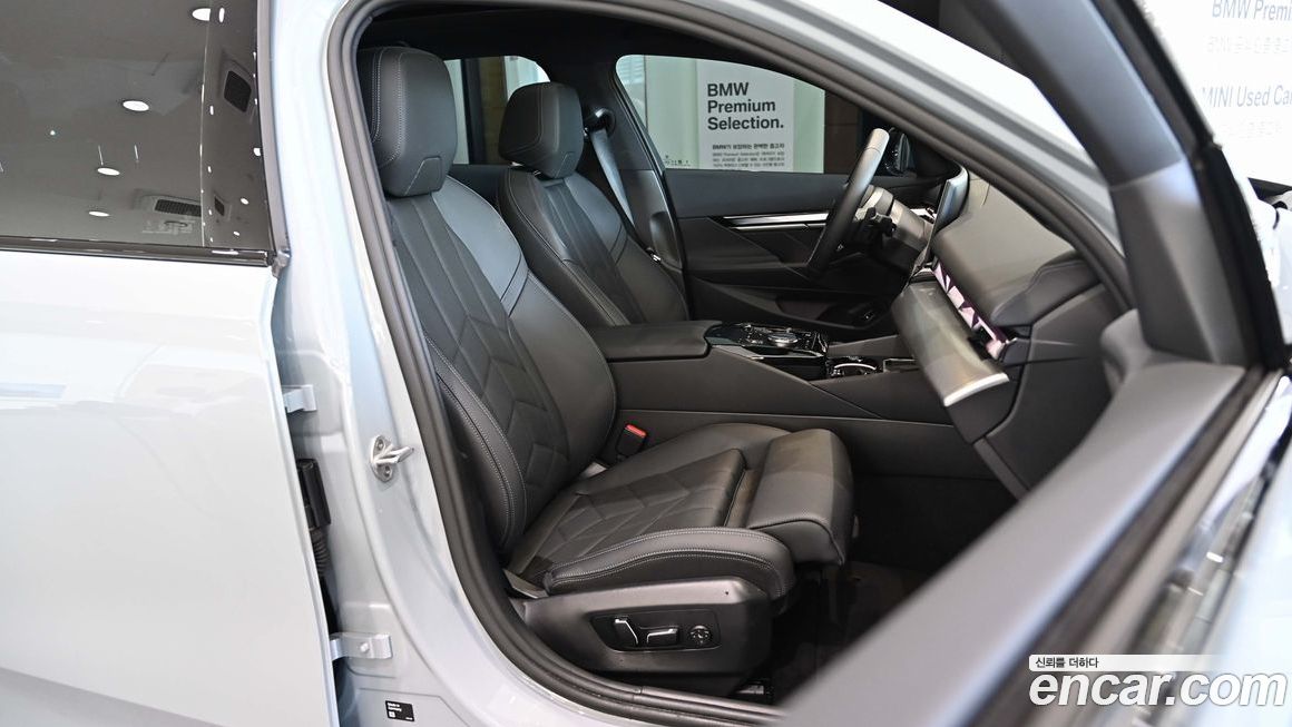 BMW 5-Series 2025