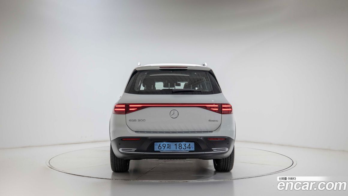 Mercedes-Benz EQB 2026