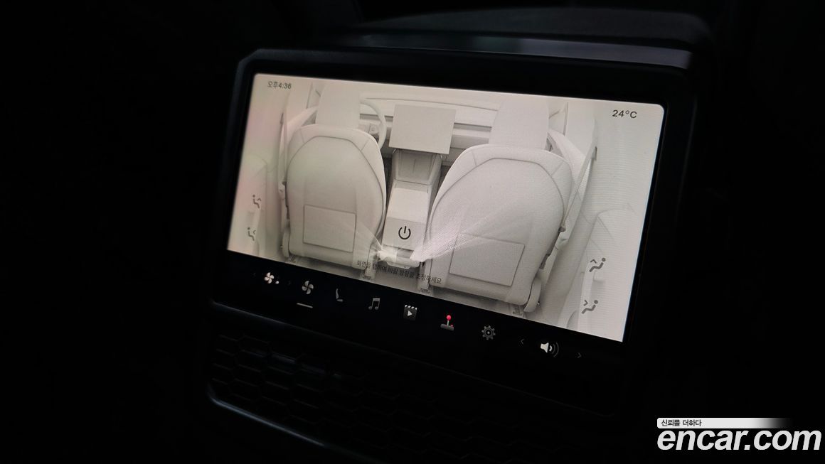 Tesla Model Y 2025