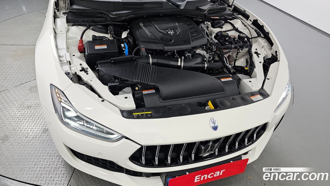 Maserati Ghibli 2023