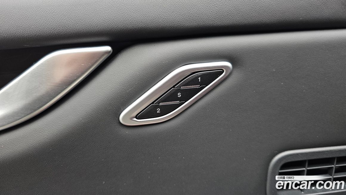 Maserati Ghibli 2023