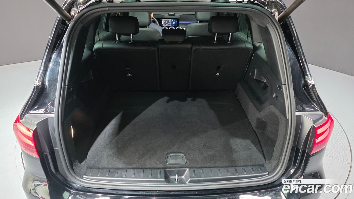 Mercedes-Benz GLB-Class 2024