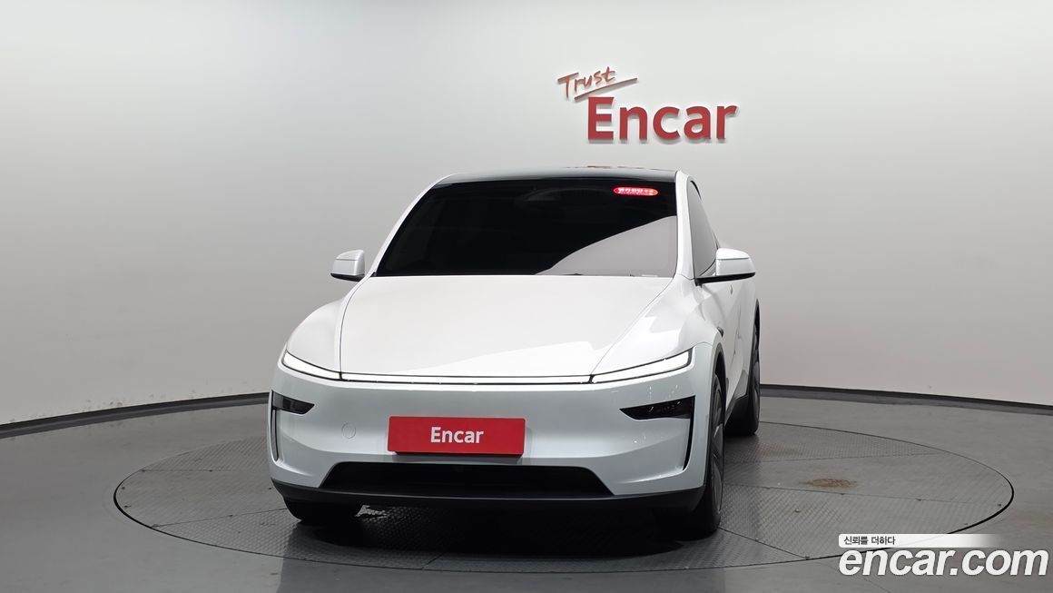 Tesla Model Y 2025