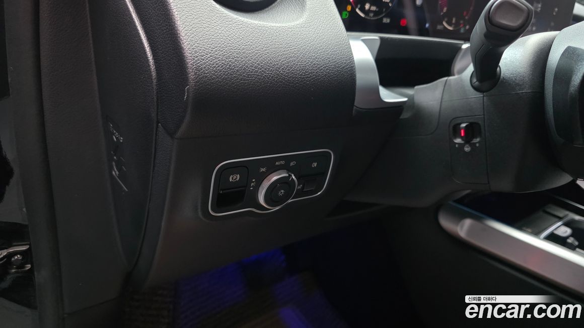 Mercedes-Benz GLB-Class 2024