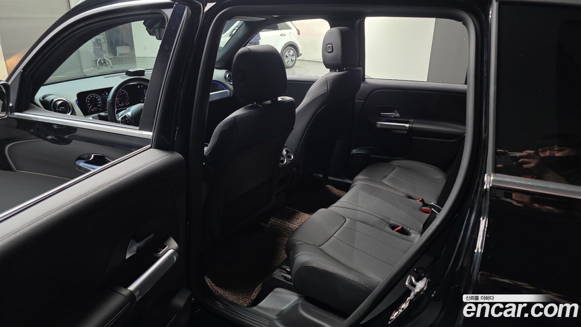 Mercedes-Benz GLB-Class 2024