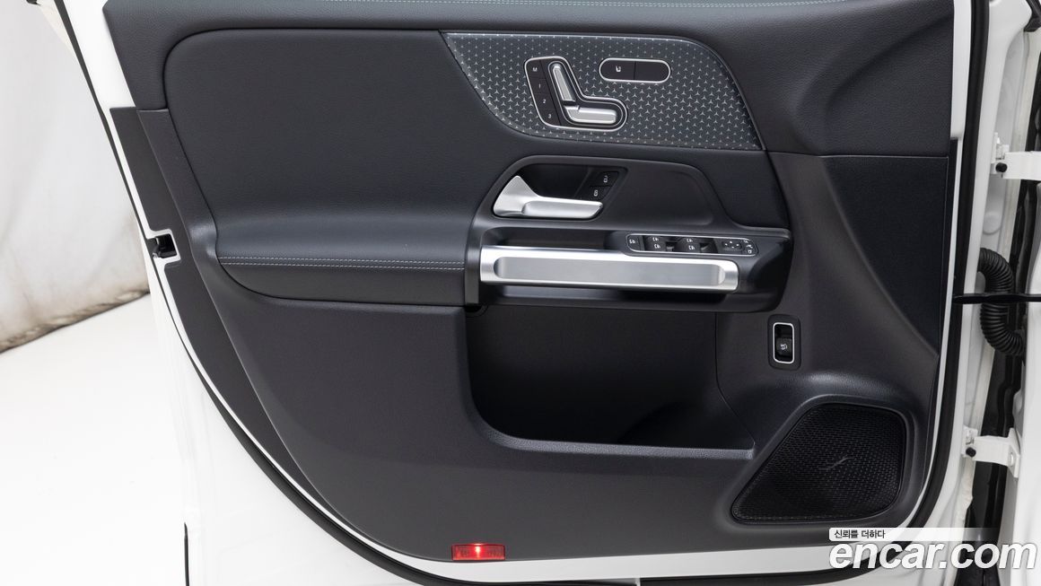 Mercedes-Benz EQB 2026