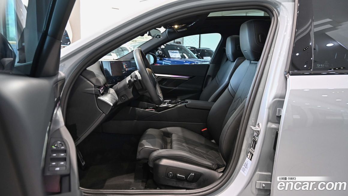 BMW 5-Series 2025
