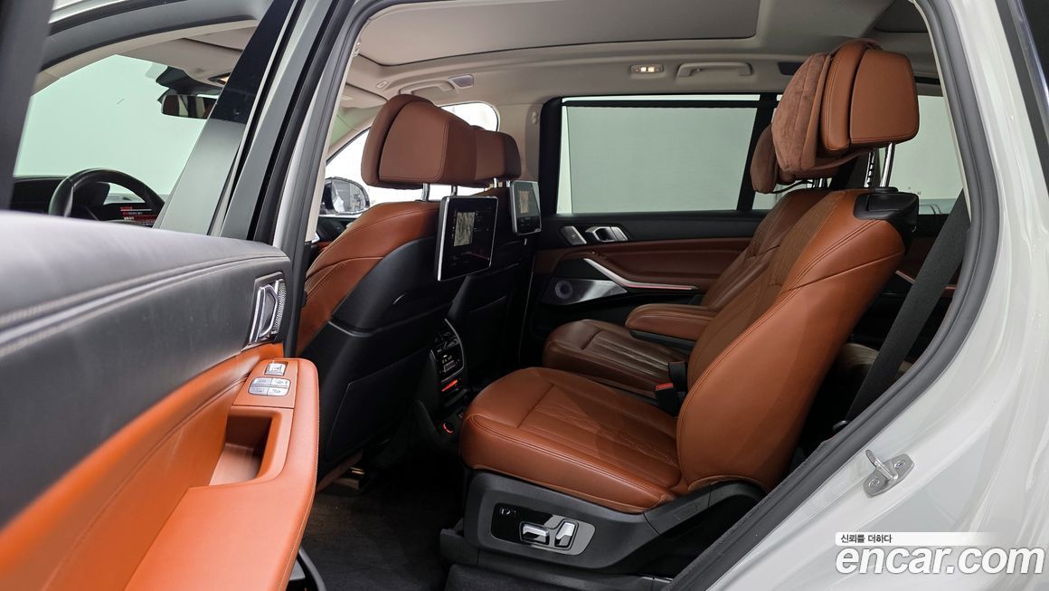 BMW X7 2021
