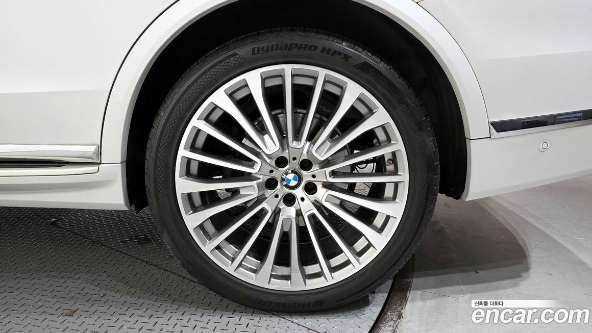 BMW X7 2021